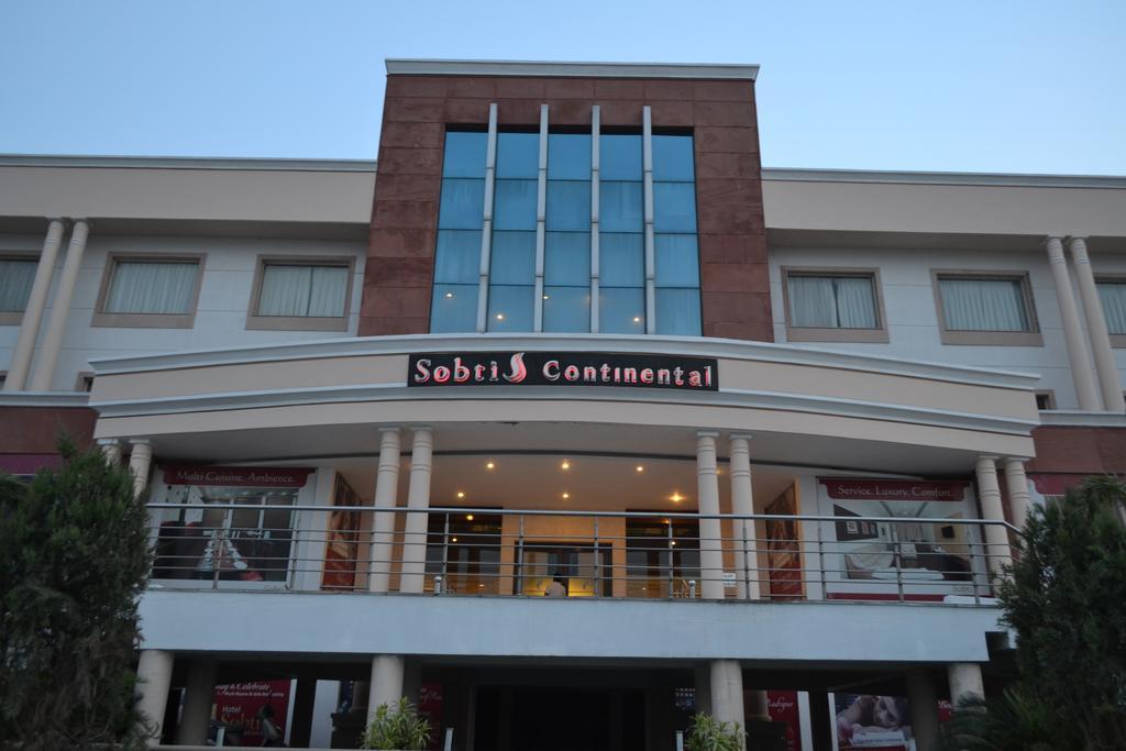 Hotel Sobti Continental Rudrapur Esterno foto