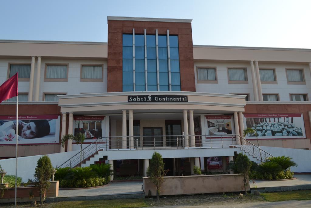 Hotel Sobti Continental Rudrapur Esterno foto